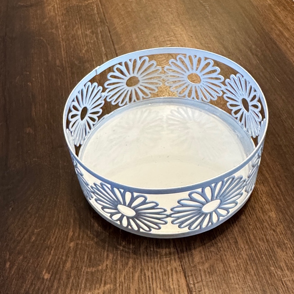 Gold Canyon White Daisy Candle Holder New in Box